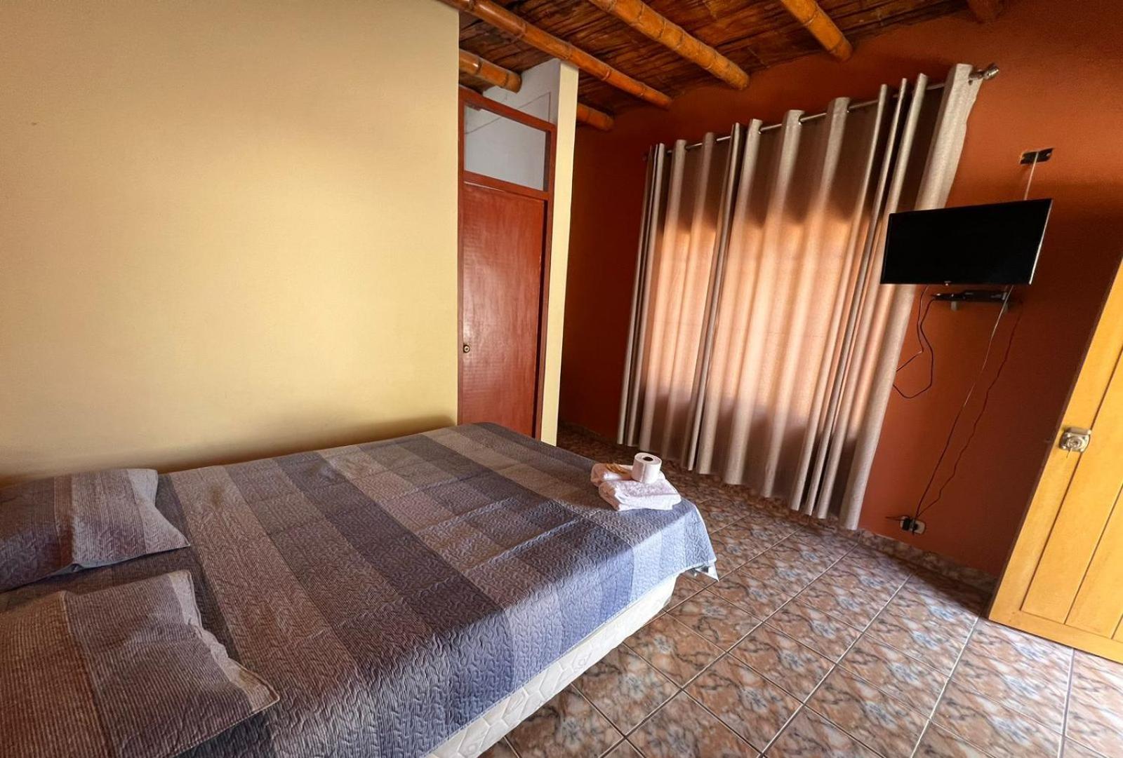 Hospedaje La Huega Ica Bagian luar foto