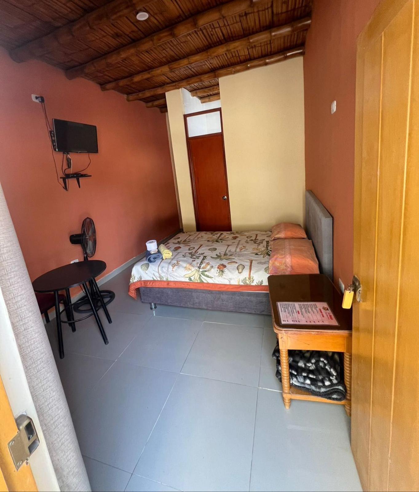 Hospedaje La Huega Ica Bagian luar foto